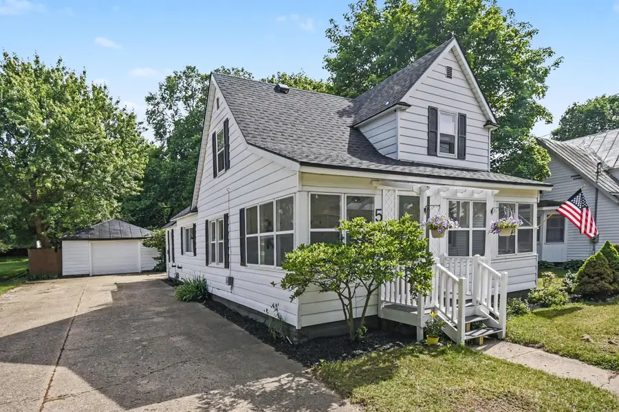 523 W Maple Street, Wayland, MI 49348 - #3
