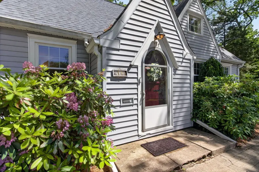 732 Lawrence Street, Jackson, MI 49203 - #2