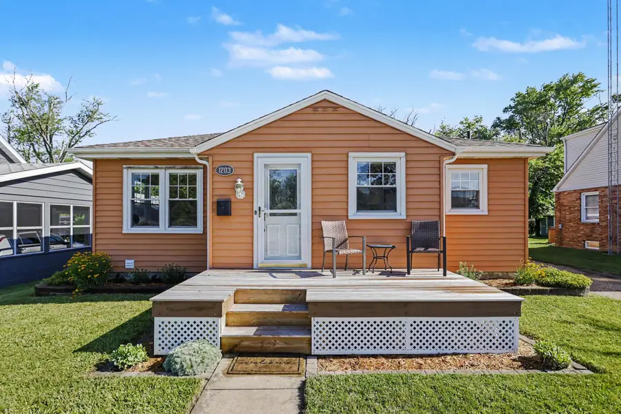 1203 Orchard Avenue, Saint Joseph, MI 49085 - #2