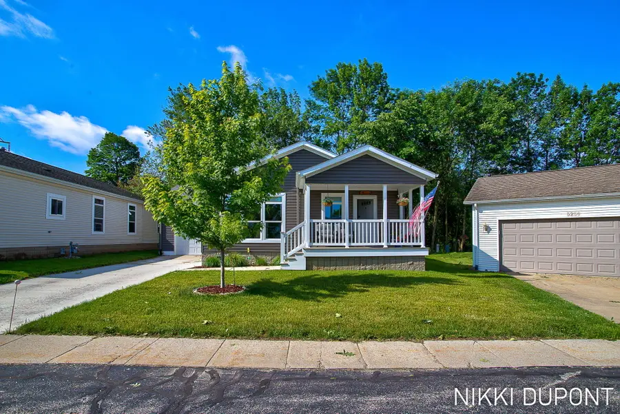 5254 W Scenic Turn Lane, Holland, MI 49423 - #2