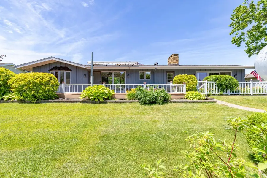 68911 Island Drive, Edwardsburg, MI 49112 - #2