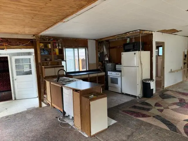3105 N Evergreen Drive, White Cloud, MI 49349 - #2