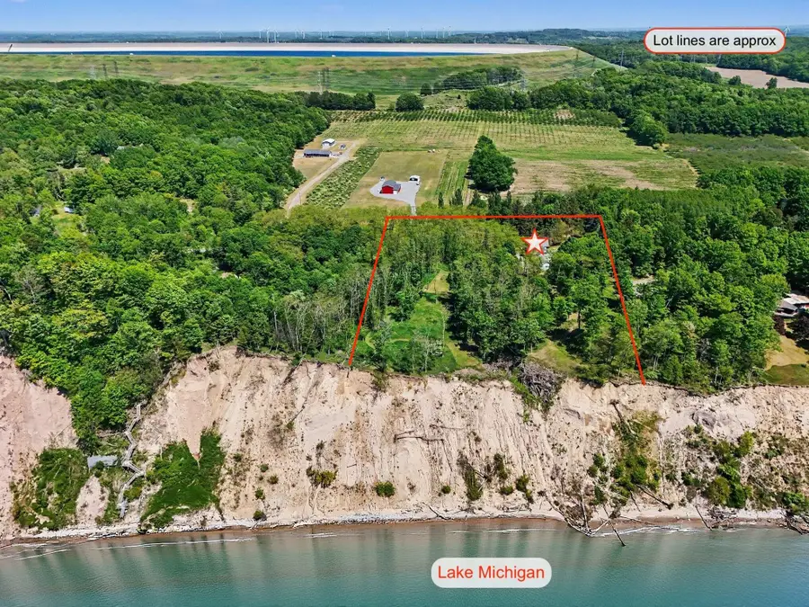 4539 S Lakeshore Drive, Ludington, MI 49431 - #3