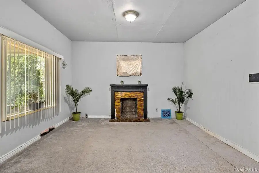 49 Richton Street, Highland Park, MI 48203 - #3