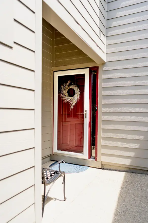 3163 Lake Haven, Ann Arbor, MI 48105