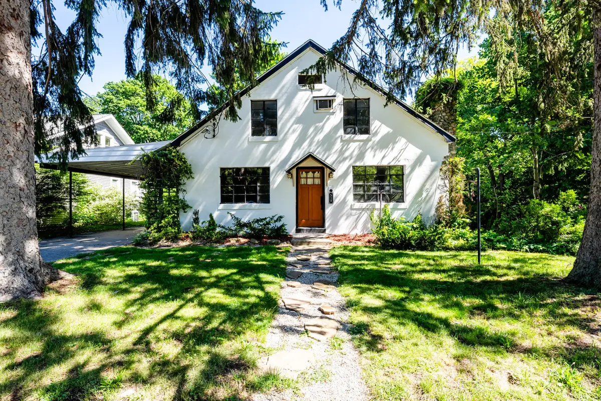 312 W Chicago Street, Buchanan, MI 49107 - #1