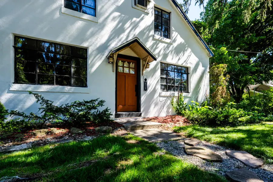 312 W Chicago Street, Buchanan, MI 49107 - #3