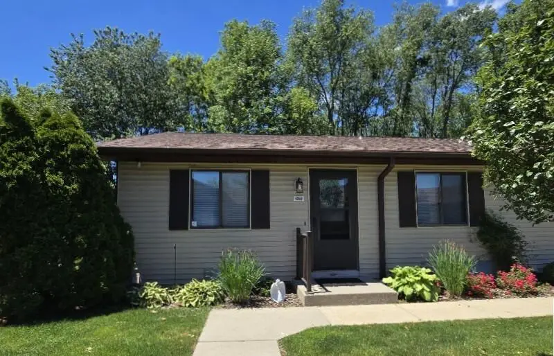 5246 Green Meadow Road #Q, Kalamazoo, MI 49009 - #1