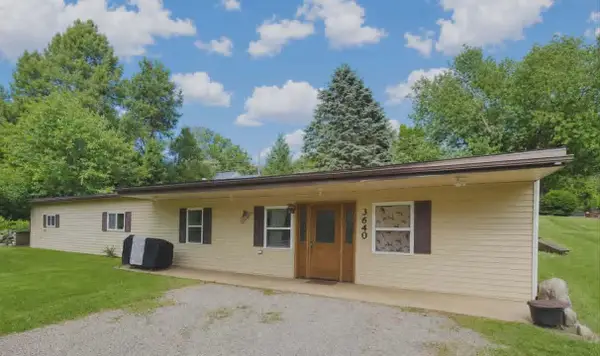3640 Saint Luke Drive, Jackson, MI 49201