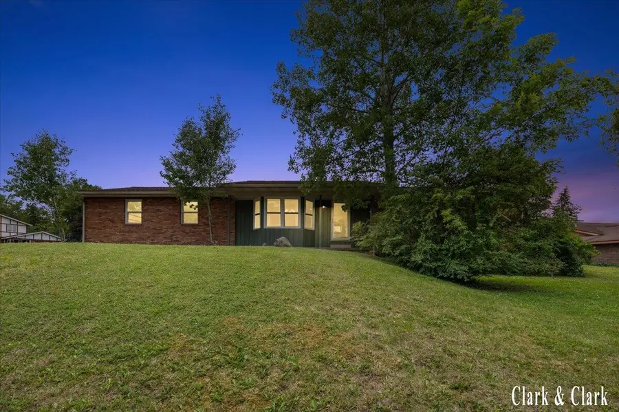 2068 Jamestown Drive Se, Grand Rapids, MI 49508 - #2