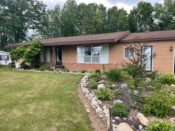 1807 S Lake Mitchell Drive, Cadillac, MI 49601