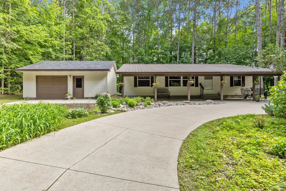 6009 Keeney Drive, Six Lakes, MI 48886 - #1