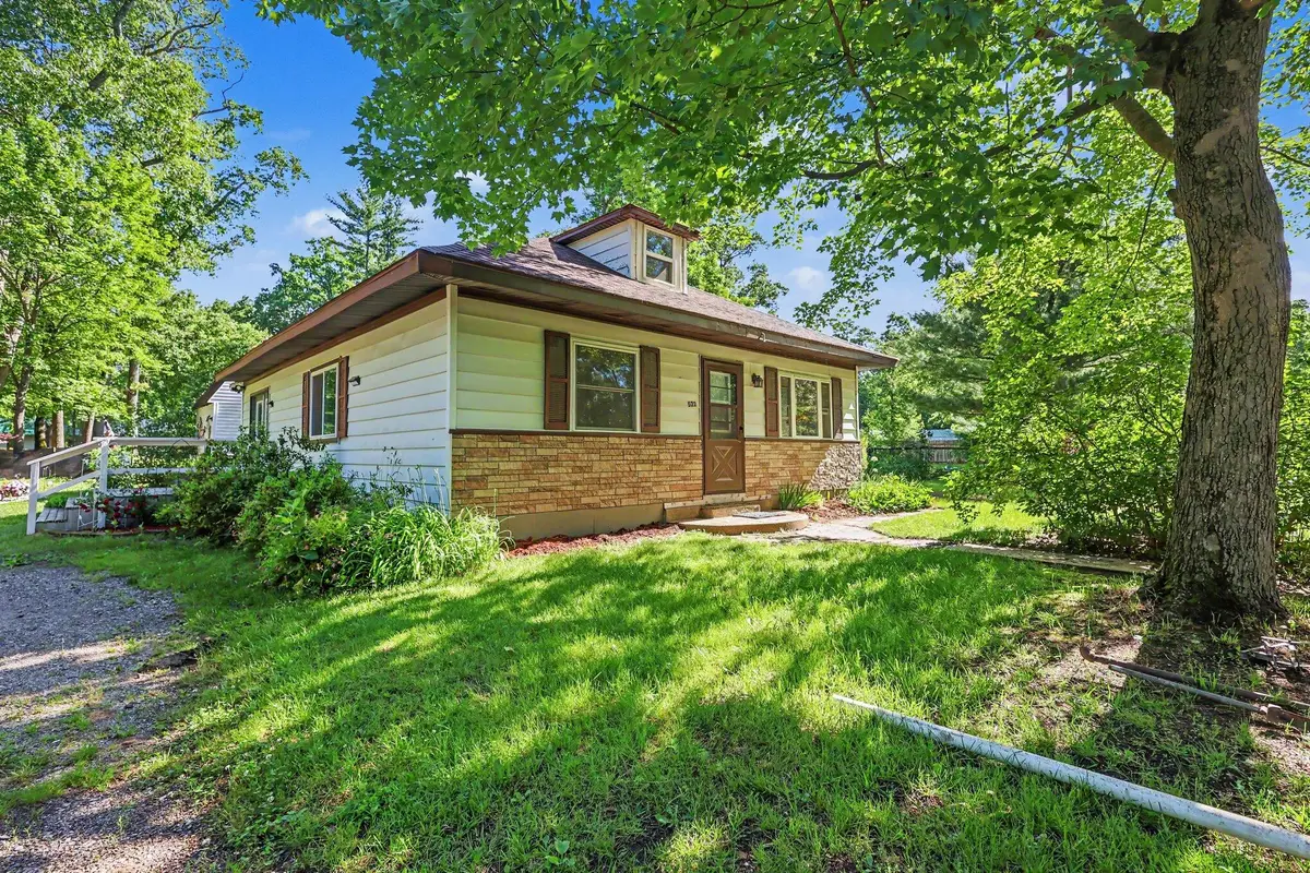 522 W Englewood Avenue, Twin Lake, MI 49457 - #1