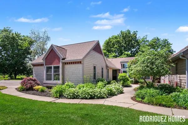 3393 English Hills Drive Nw, Grand Rapids, MI 49544