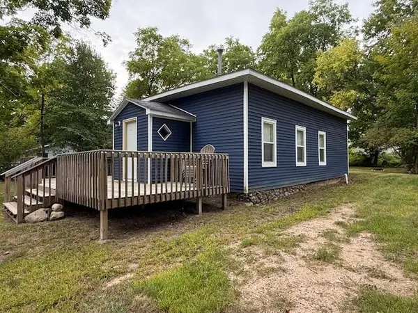 37 E Jefferson Street, Newaygo, MI 49337