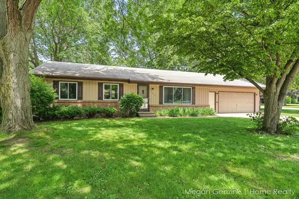 195 Surry Oak Drive, Holland, MI 49424