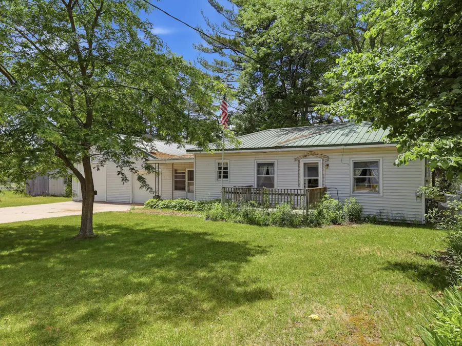 435 N Perry Street, Barryton, MI 49305 - #3