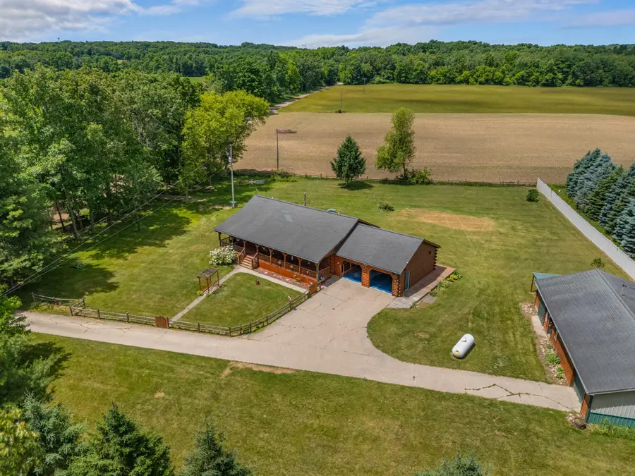 7470 Moreland Road, Jonesville, MI 49250 - #2