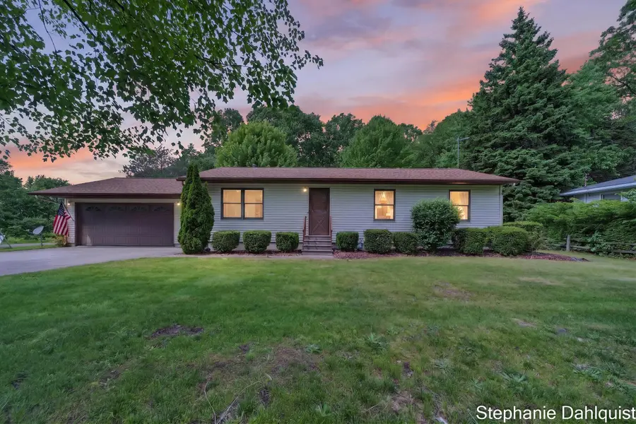 1646 W Giles Road, Muskegon, MI 49445 - #2
