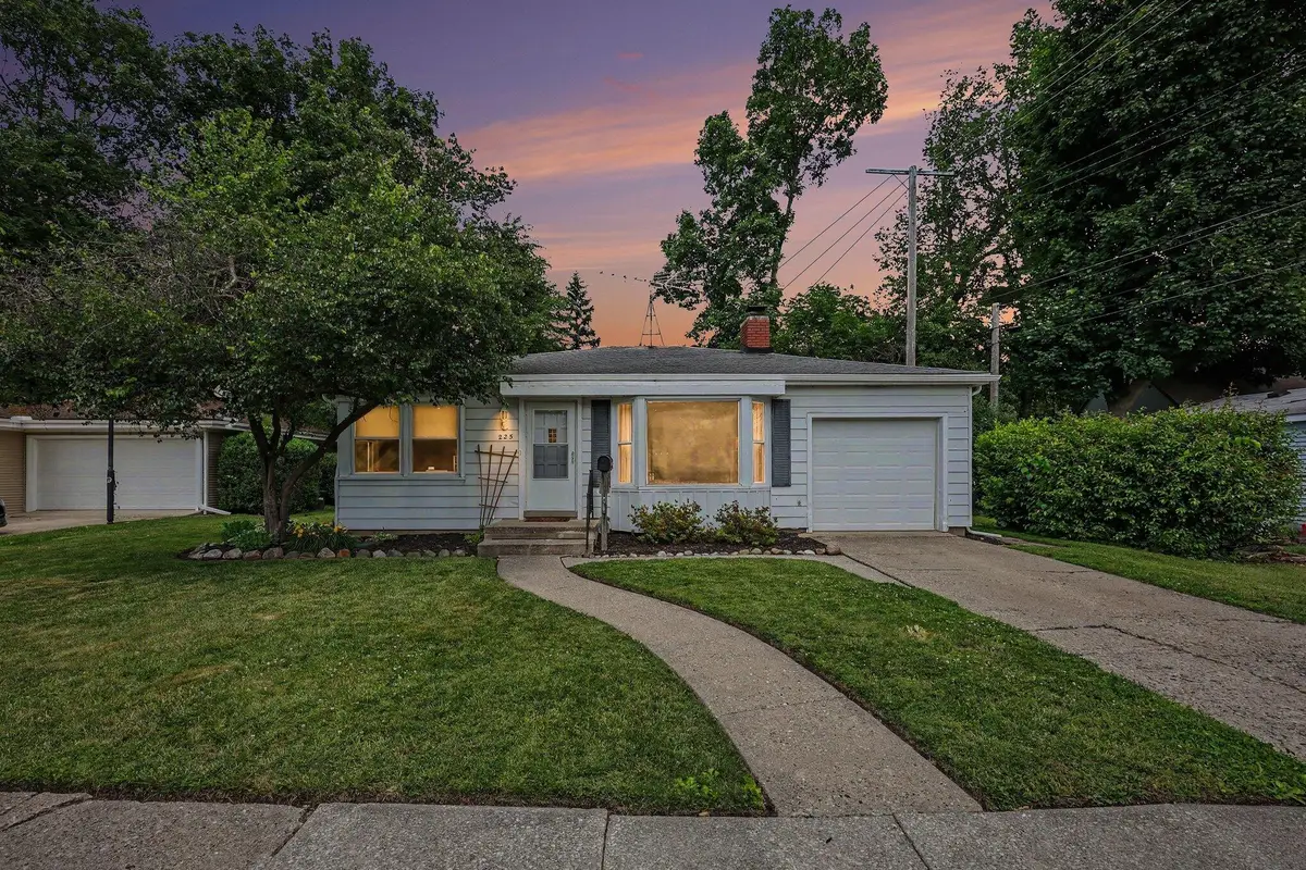 225 Smith Avenue, Milan, MI 48160 - #1