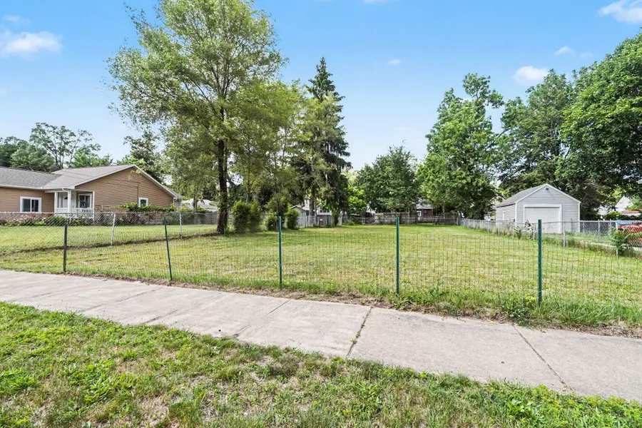 409 E Emmett Street, Battle Creek, MI 49017 - #3