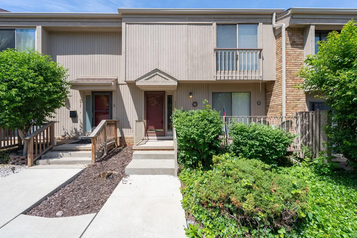 669 Oakbrook W, Rochester Hills, MI 48307 - #1
