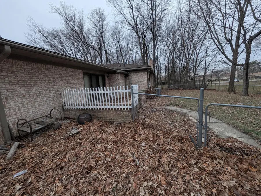 11235 Common Road, Warren, MI 48093 - #2