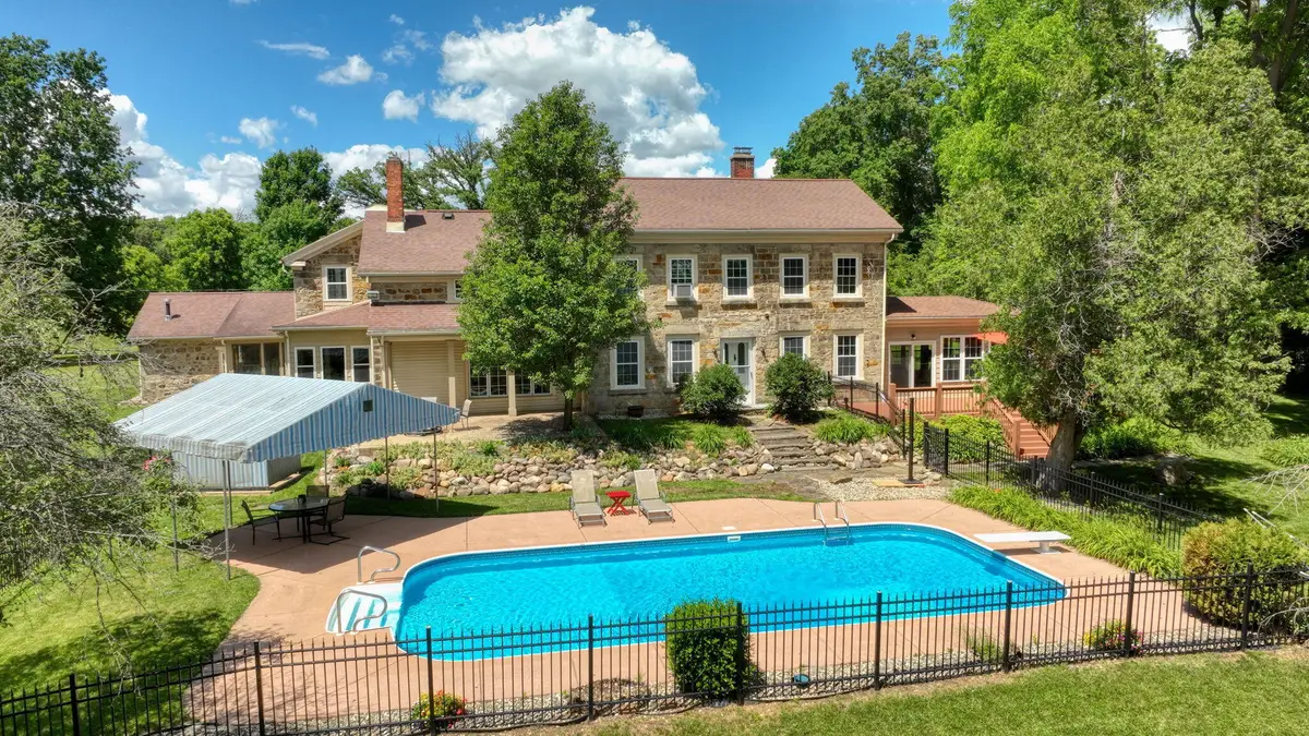 208 Glasgow Road, Jackson, MI 49201 - #1