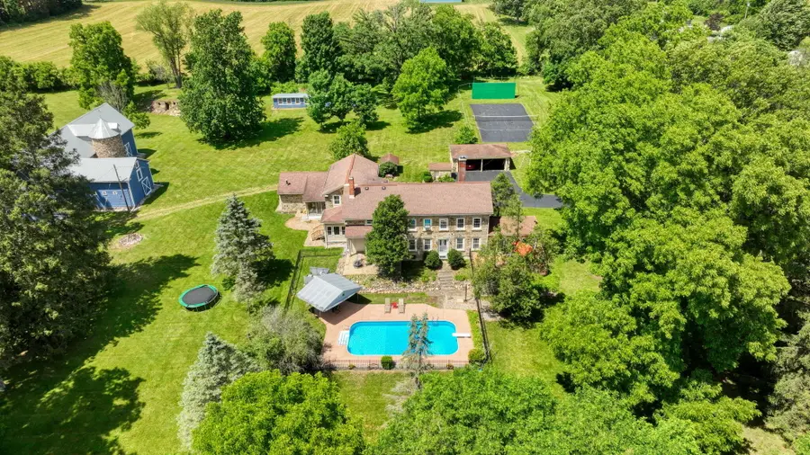 208 Glasgow Road, Jackson, MI 49201 - #2