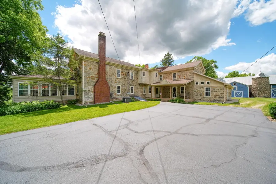 208 Glasgow Road, Jackson, MI 49201 - #3
