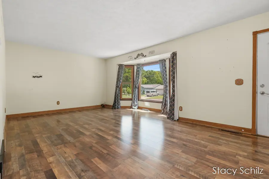 715 E Lincoln Street, Hastings, MI 49058 - #3