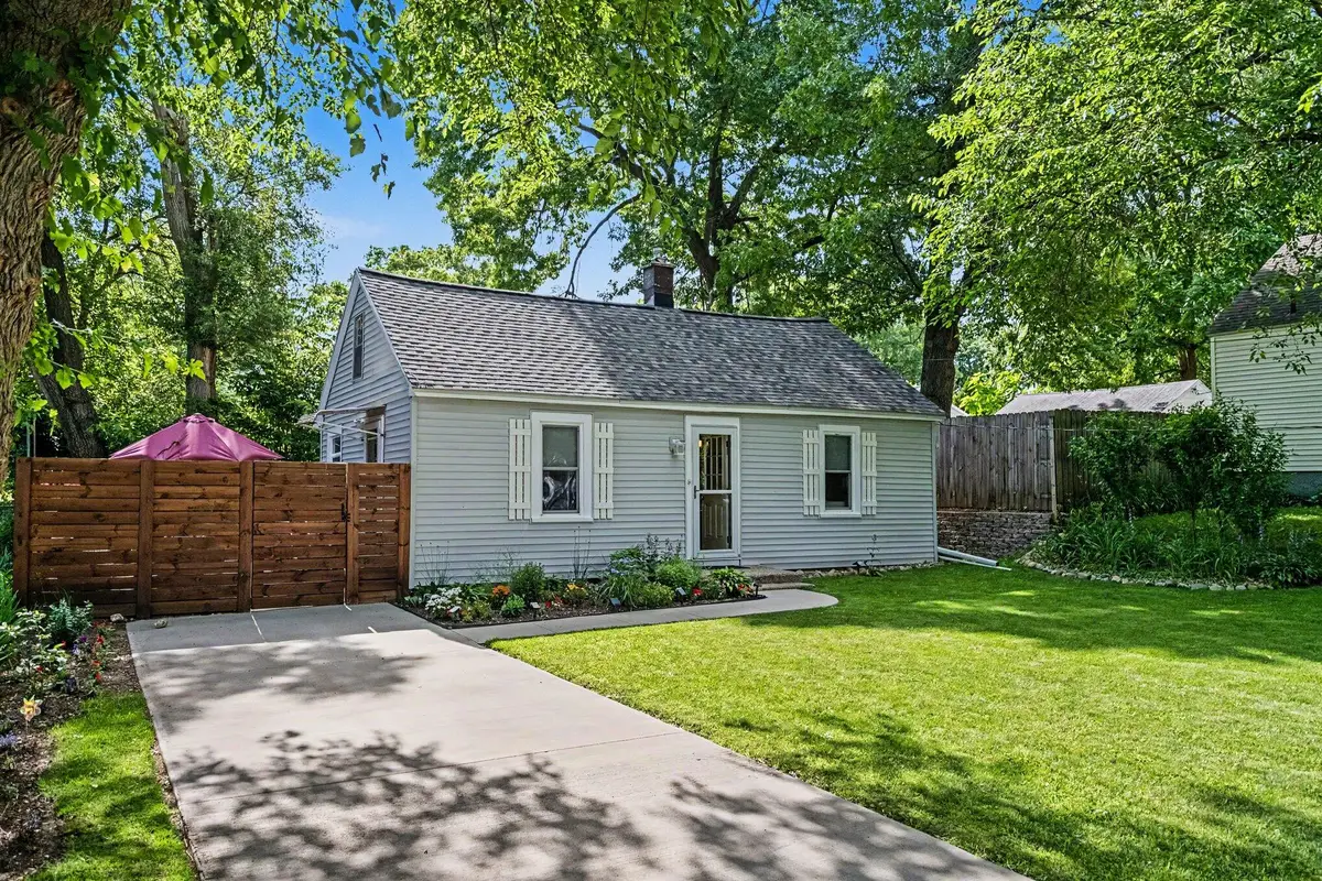 2628 Longstreet Avenue Sw, Wyoming, MI 49509 - #1