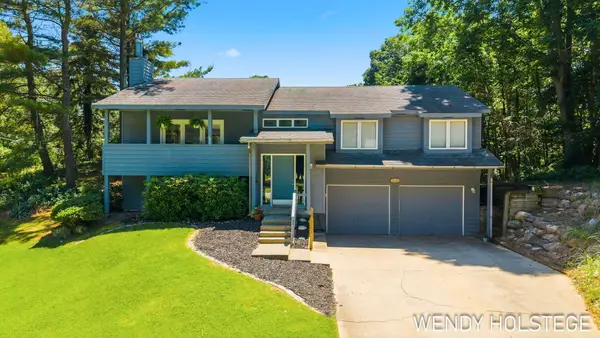 2135 Lakeridge Drive, Holland, MI 49424