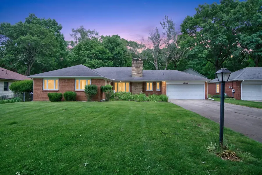 1253 Levant Street, Jackson, MI 49203 - #2