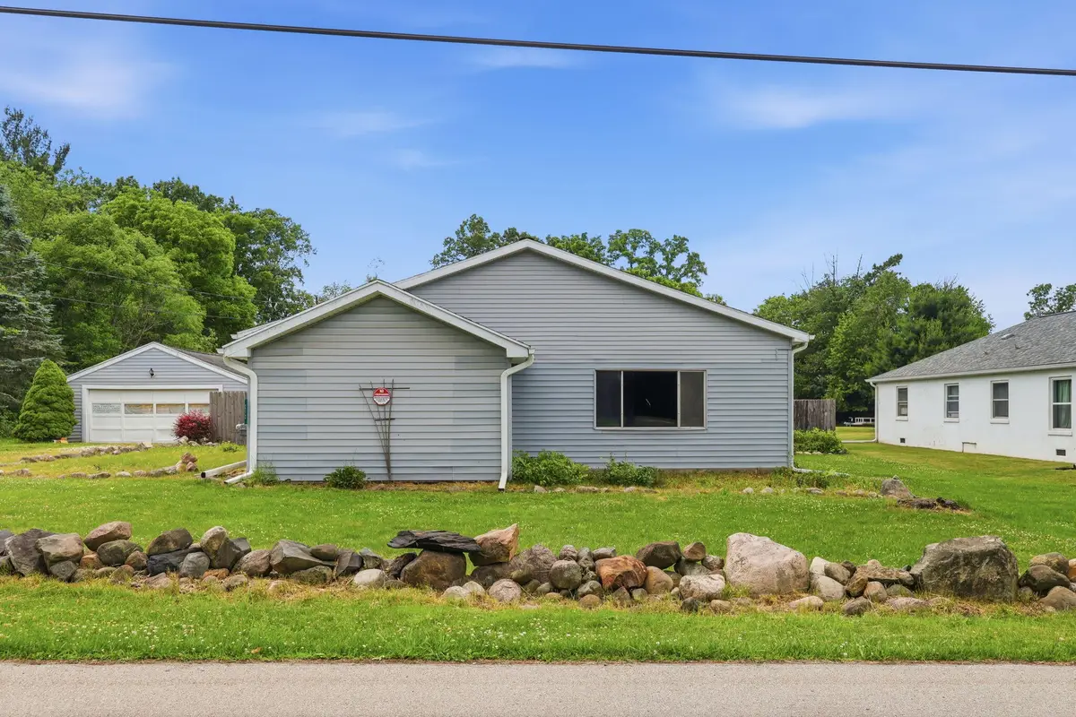 212 Woodland Avenue, Jackson, MI 49203 - #1