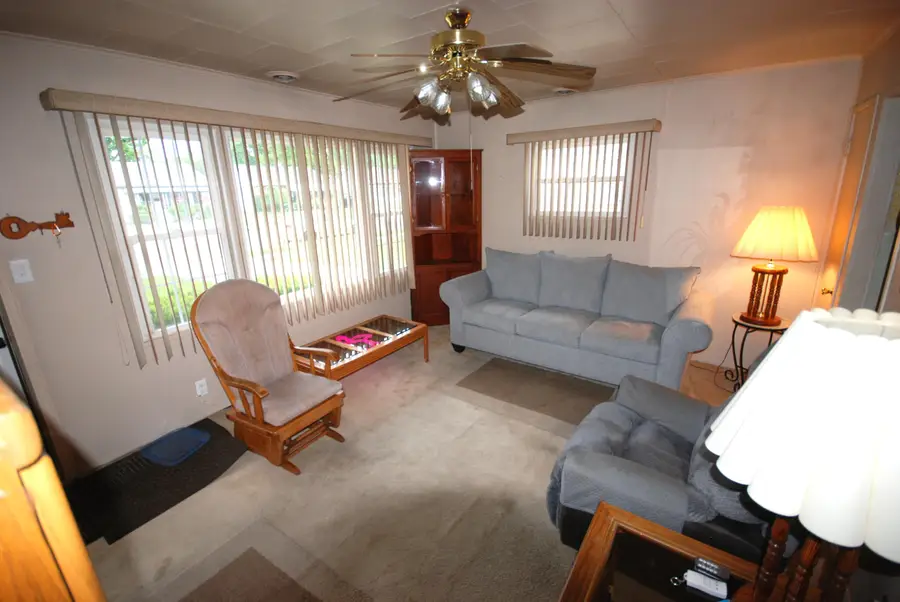 1620 E Meyers Avenue, Hazel Park, MI 48030 - #2