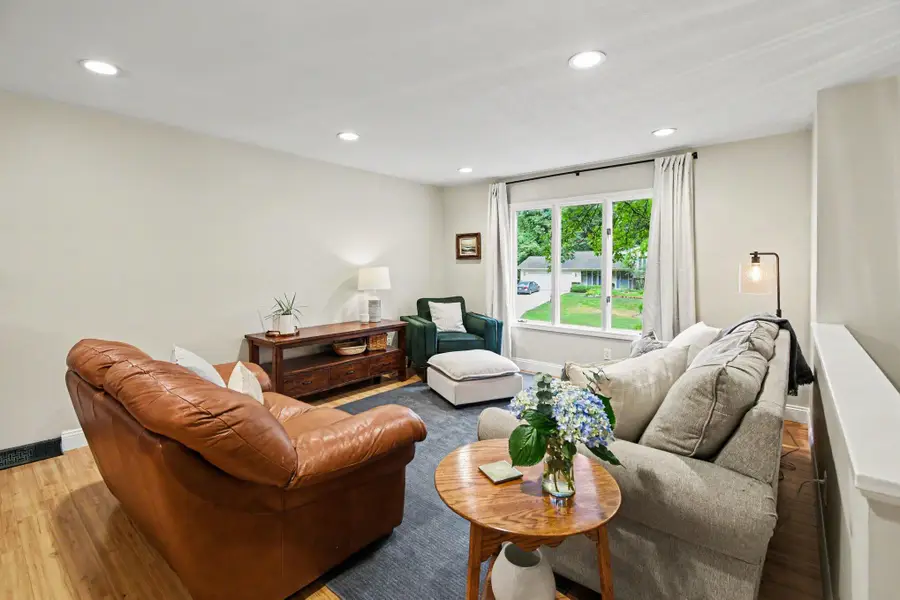 2121 Timberview Drive Ne, Grand Rapids, MI 49525 - #2