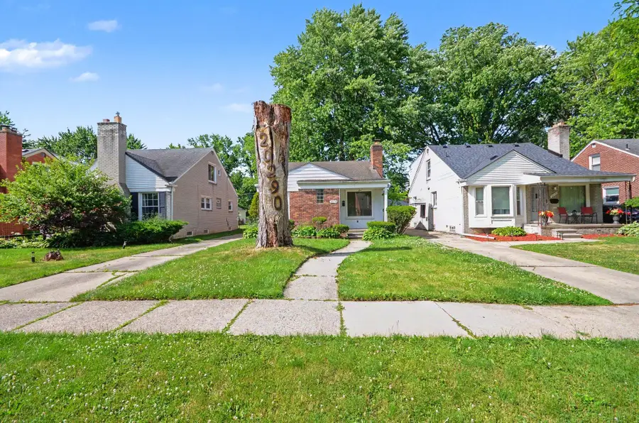 20290 Woodmont Street, Harper Woods, MI 48225 - #2