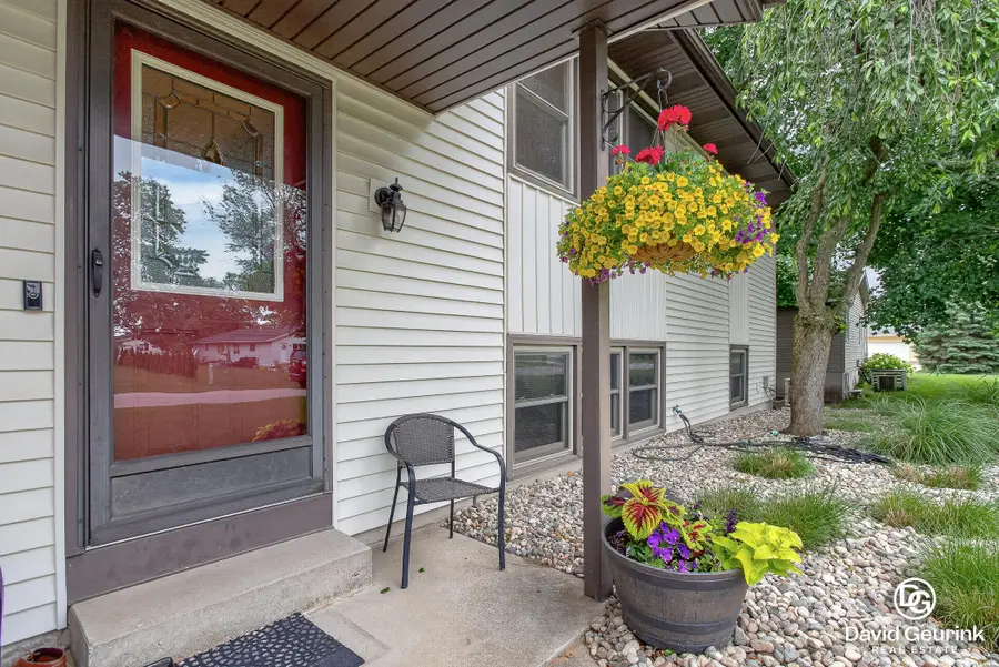 325 N Lindy Street, Zeeland, MI 49464 - #2
