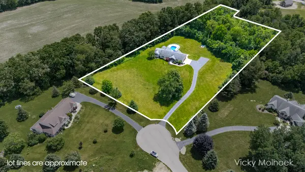 817 Pheasant Ridge Drive, Hastings, MI 49058