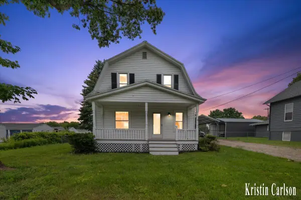 425 10 Mile Road Nw, Sparta, MI 49345