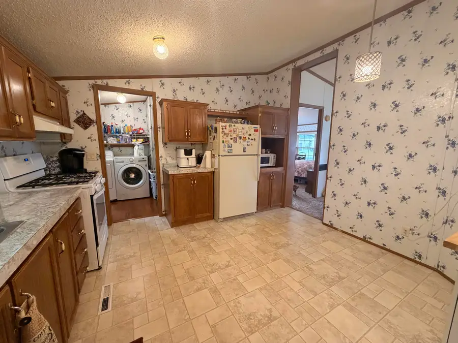547 E Clam Court, Newaygo, MI 49337 - #3