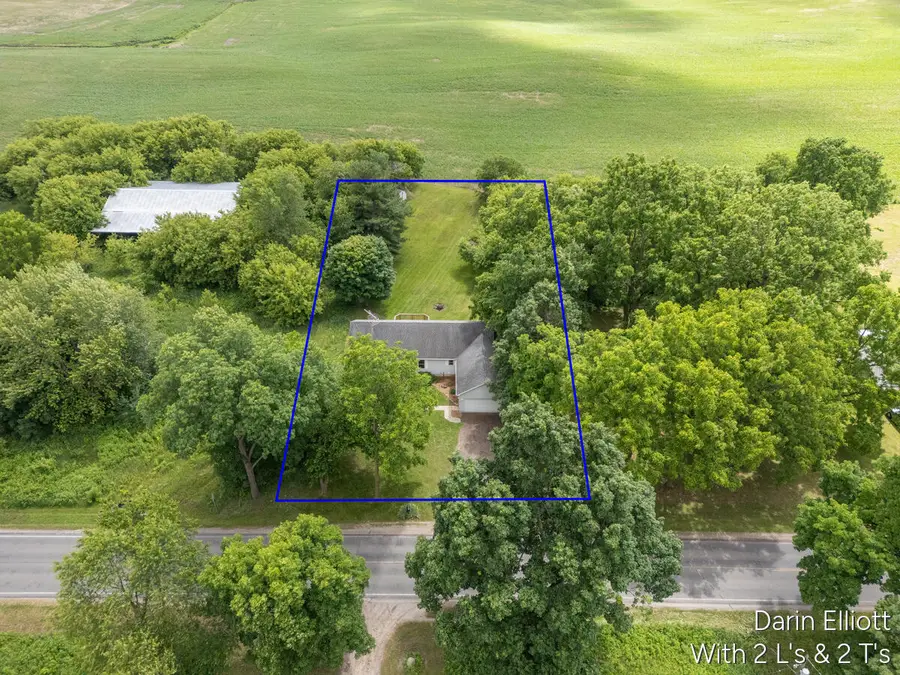 9755 Grand River Avenue, Clarksville, MI 48815 - #3