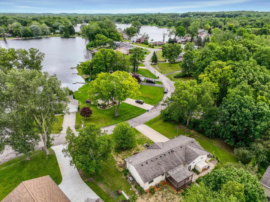 3941 Loch Drive, Highland, MI 48357 - #2