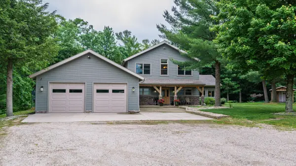6068 S 142nd Avenue, Rothbury, MI 49452