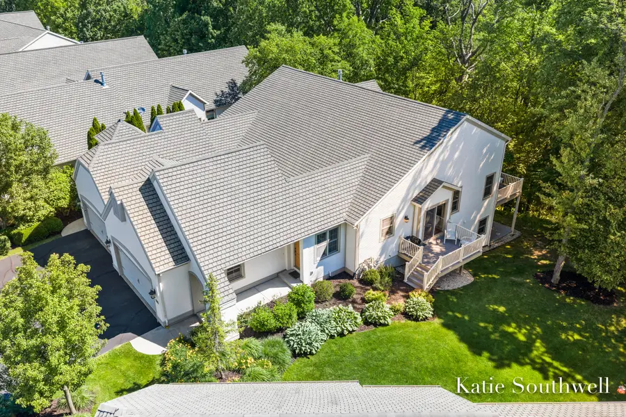588 Enclave Court Se #20, Grand Rapids, MI 49546 - #2