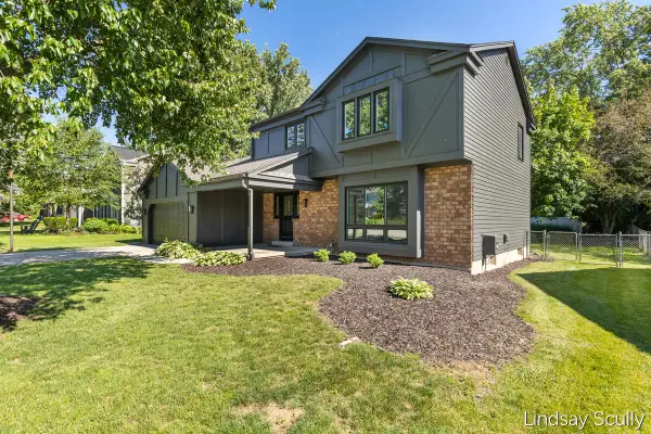 1830 Lockmere Drive Se, Kentwood, MI 49508