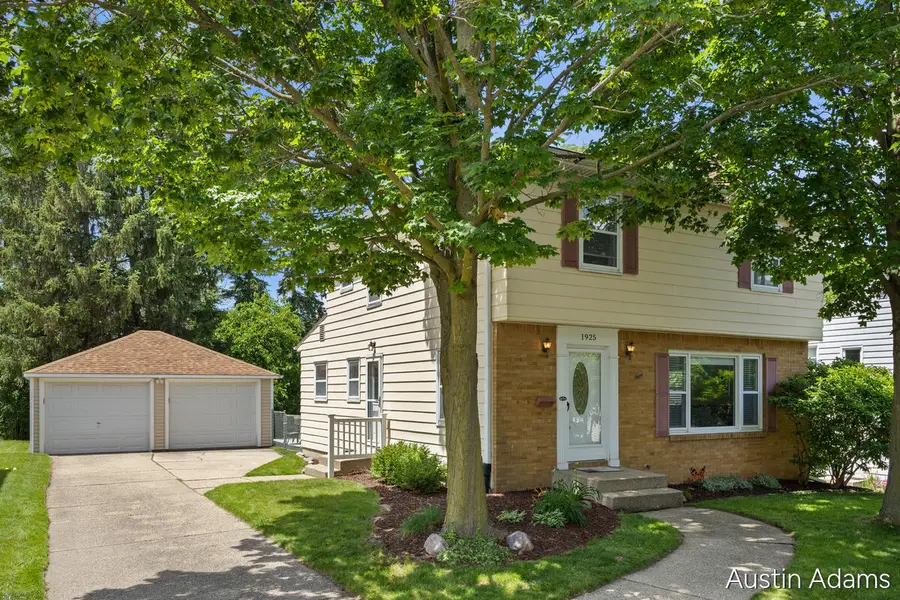 1925 Emerald Avenue Ne, Grand Rapids, MI 49505 - #3