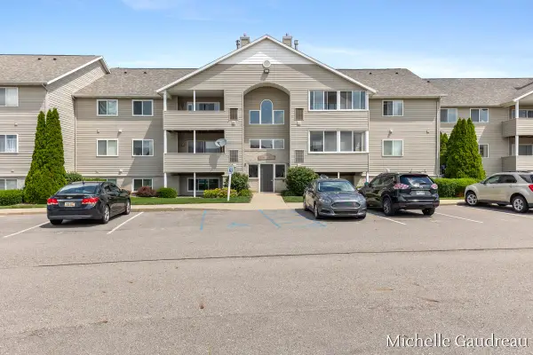 8362 N Jasonville Court Se #40, Caledonia, MI 49316