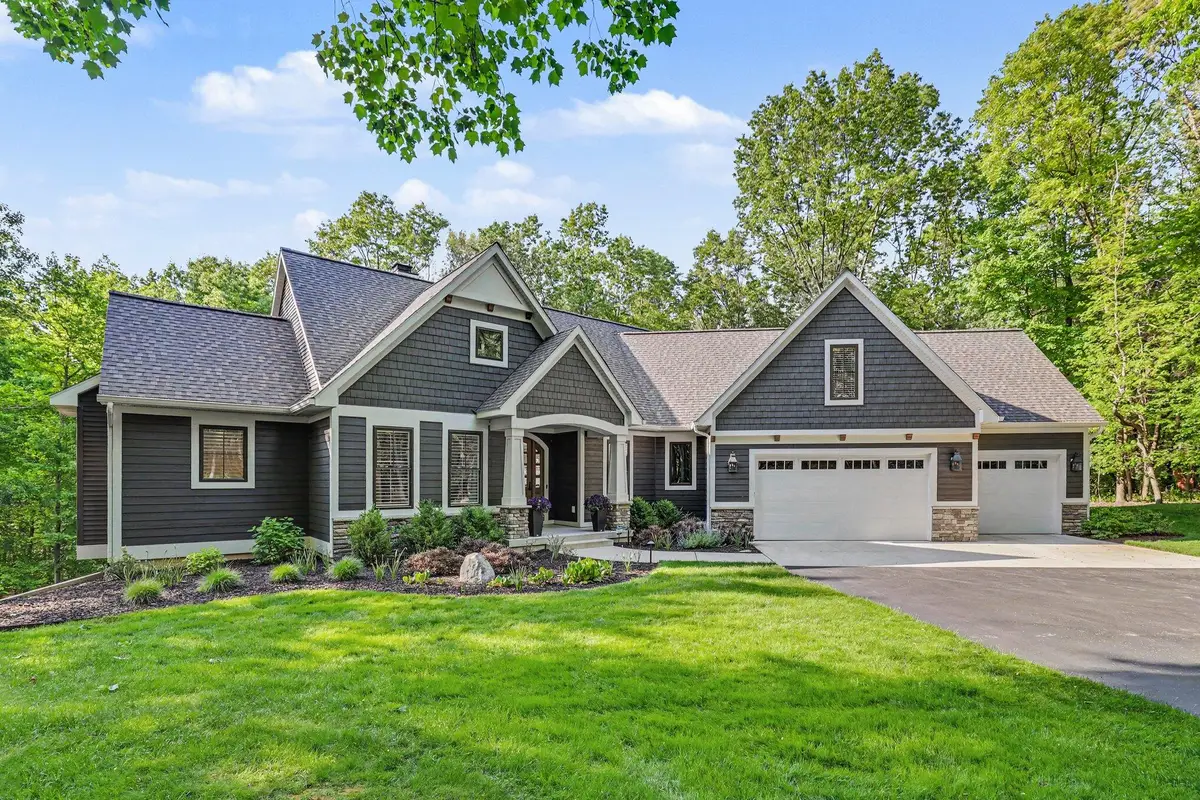 547 Roundtree Drive Ne, Ada, MI 49301 - #1